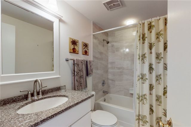 5030 Harmony Circle 204, Vero Beach, FL 32967