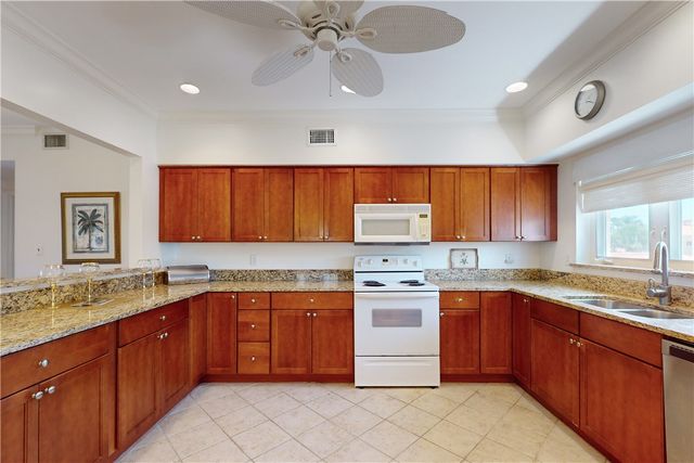 5030 Harmony Circle 204, Vero Beach, FL 32967