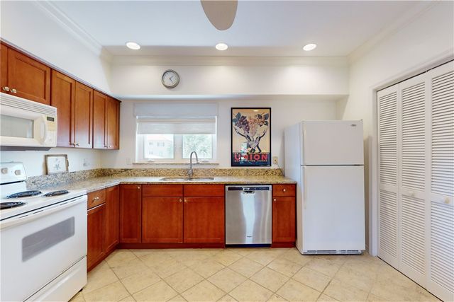 5030 Harmony Circle 204, Vero Beach, FL 32967