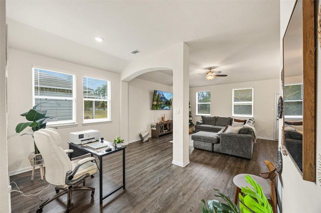 156 County Road 5102f, Cleveland, TX 77327