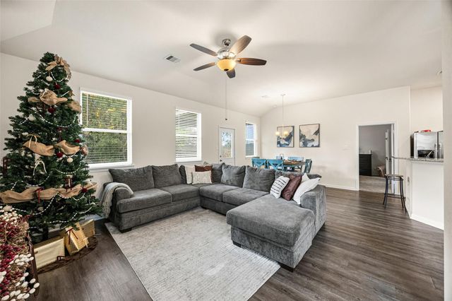 156 County Road 5102f, Cleveland, TX 77327