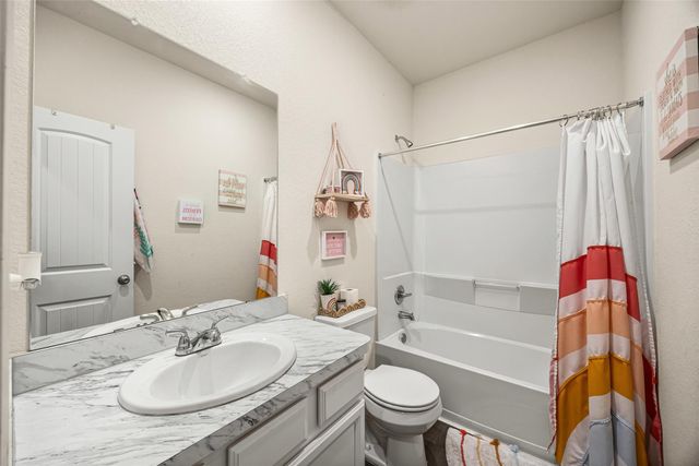 156 County Road 5102f, Cleveland, TX 77327