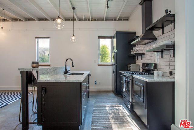 748 N Citrus Avenue, Los Angeles, CA 90038