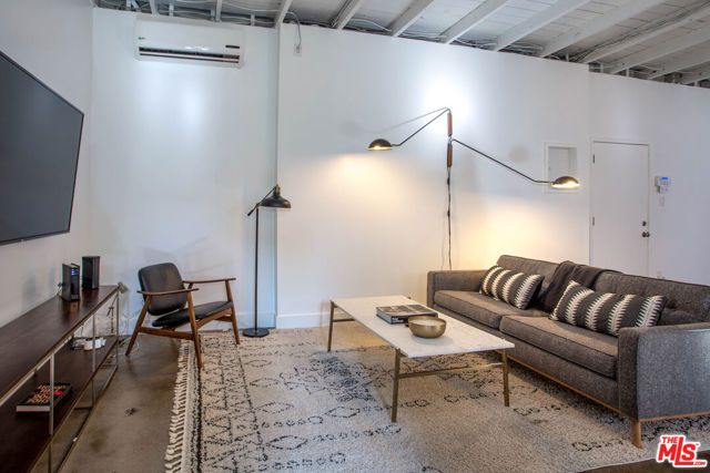 748 N Citrus Avenue, Los Angeles, CA 90038