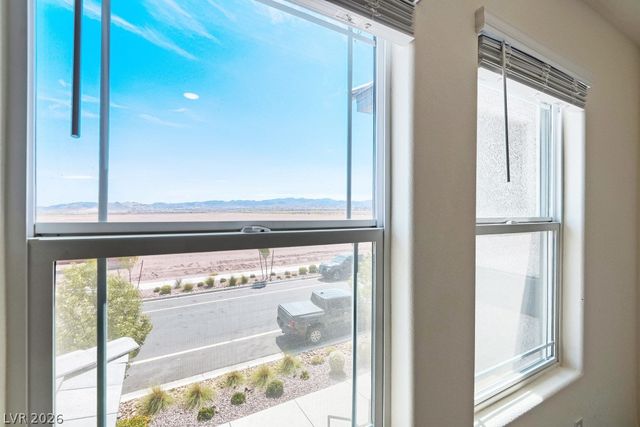 1144 Scarlet Sparrow Street, Henderson, NV 89011