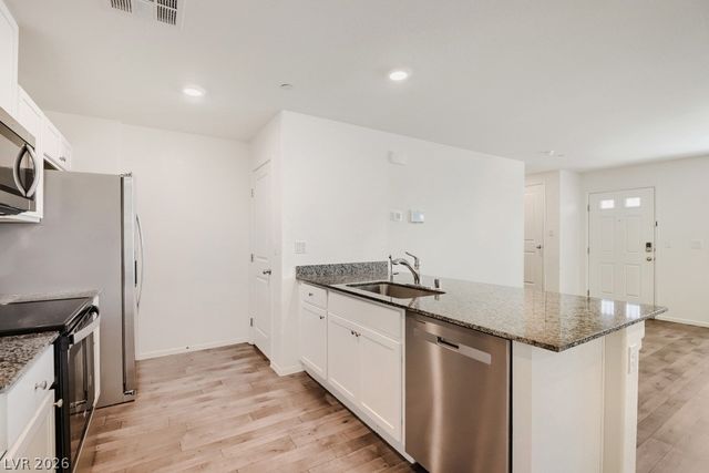 1144 Scarlet Sparrow Street, Henderson, NV 89011