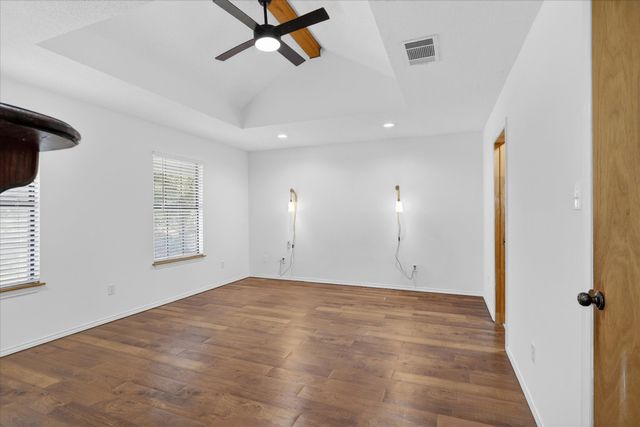 9400 Live Oak Lane, Fort Worth, TX 76179