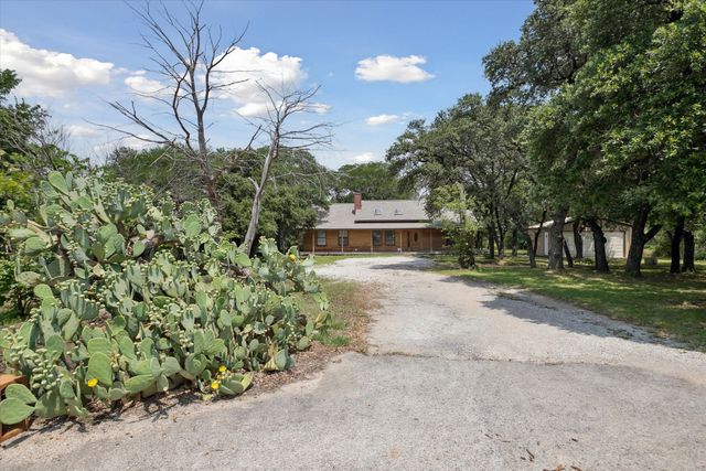 9400 Live Oak Lane, Fort Worth, TX 76179