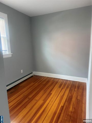 25 E Gouverneur Avenue 1, Rutherford, NJ 07070