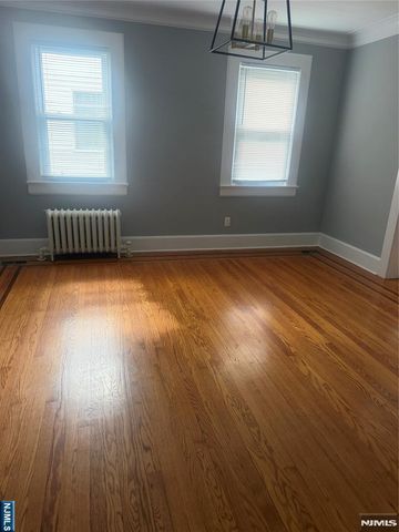 25 E Gouverneur Avenue 1, Rutherford, NJ 07070