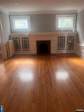 25 E Gouverneur Avenue 1, Rutherford, NJ 07070