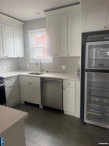 25 E Gouverneur Avenue 1, Rutherford, NJ 07070