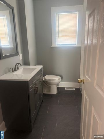 25 E Gouverneur Avenue 1, Rutherford, NJ 07070