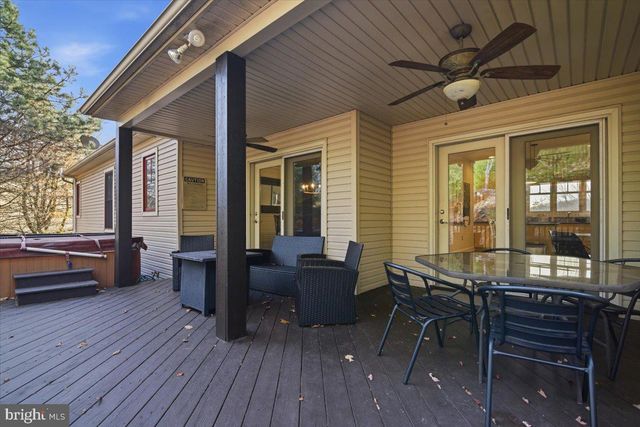 6 FIELDSTONE CT, Lake Harmony, PA 18624