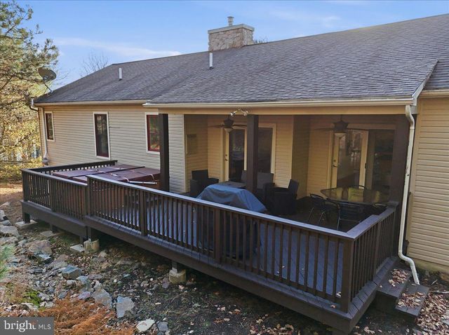6 FIELDSTONE CT, Lake Harmony, PA 18624