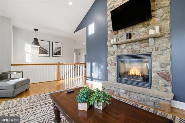 6 FIELDSTONE CT, Lake Harmony, PA 18624