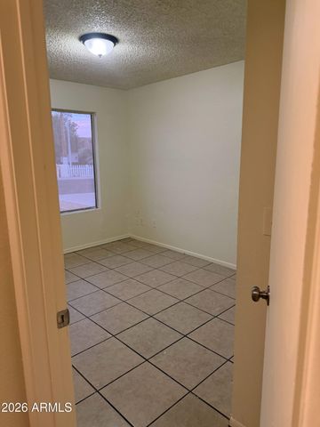 4626 W MIDWAY Avenue, Glendale, AZ 85301