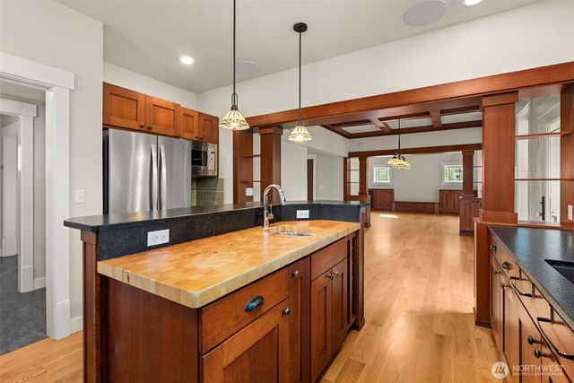 8902 65th Street W, University Place, WA 98467