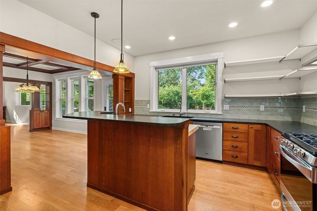 8902 65th Street W, University Place, WA 98467