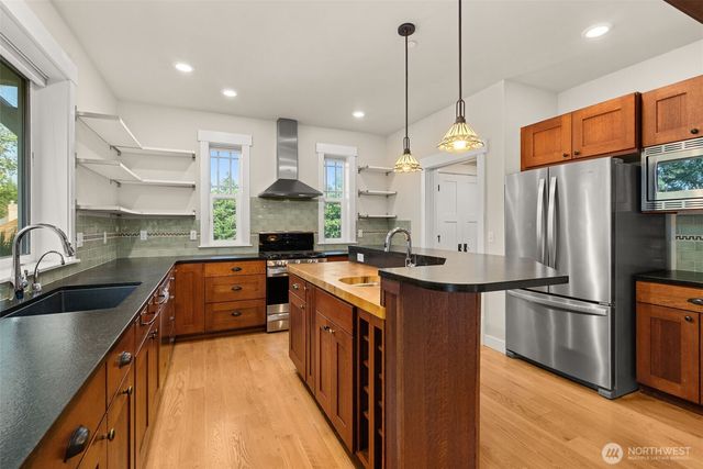8902 65th Street W, University Place, WA 98467