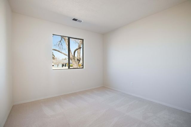 1036 Baltic Avenue SE, Rio Rancho, NM 87124