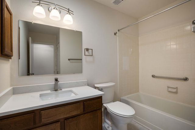 1036 Baltic Avenue SE, Rio Rancho, NM 87124