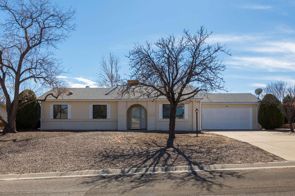 1036 Baltic Avenue SE, Rio Rancho, NM 87124