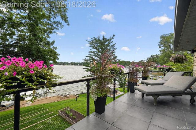 3344 Rush Lake Road, Hamburg Township, MI 48169