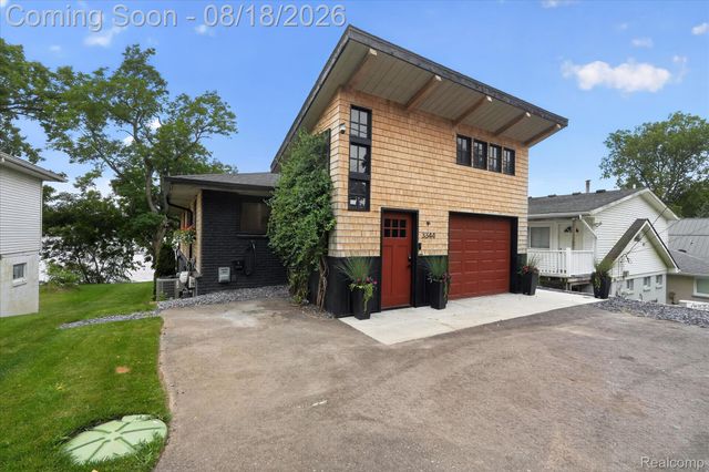 3344 Rush Lake Road, Hamburg Township, MI 48169
