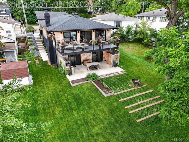 3344 Rush Lake Road, Hamburg Township, MI 48169