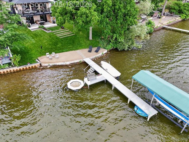 3344 Rush Lake Road, Hamburg Township, MI 48169