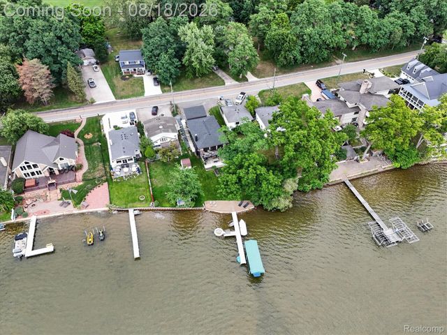 3344 Rush Lake Road, Hamburg Township, MI 48169