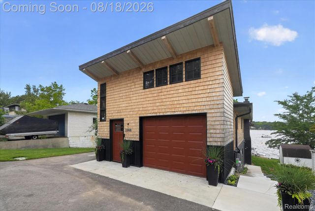 3344 Rush Lake Road, Hamburg Township, MI 48169