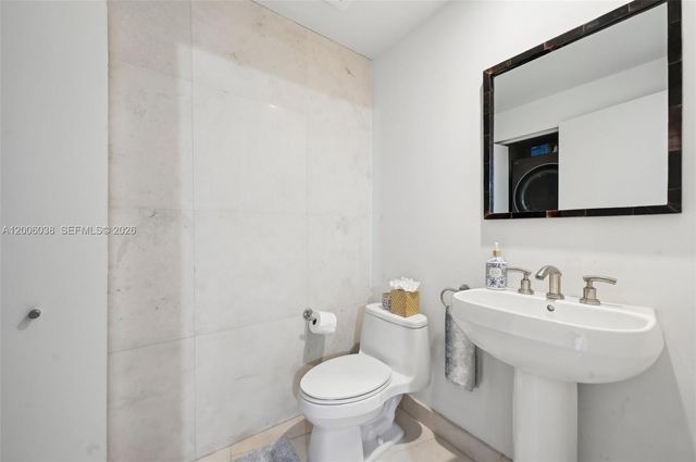 901 Brickell Key Blvd 1009, Miami, FL 33131