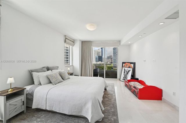 901 Brickell Key Blvd 1009, Miami, FL 33131