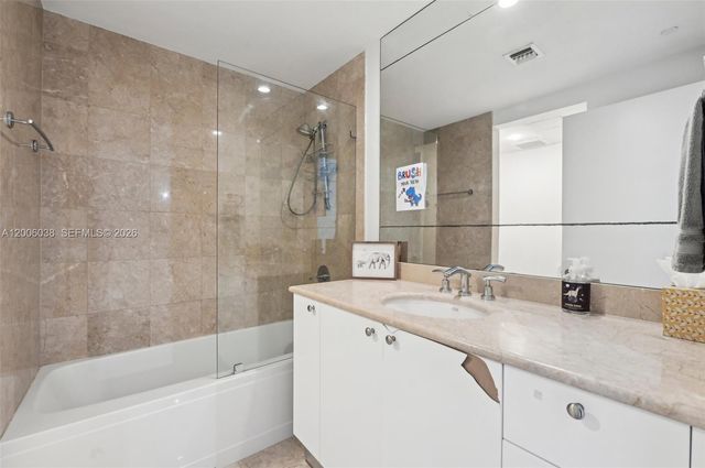 901 Brickell Key Blvd 1009, Miami, FL 33131