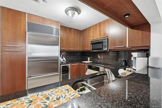 901 Brickell Key Blvd 1009, Miami, FL 33131