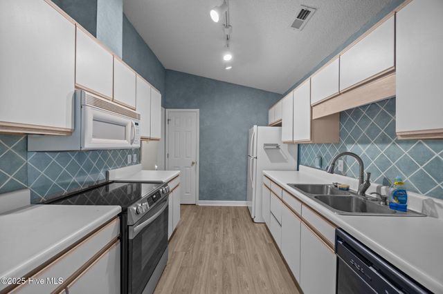 106 B Sunshine Lane, Winterville, NC 28590