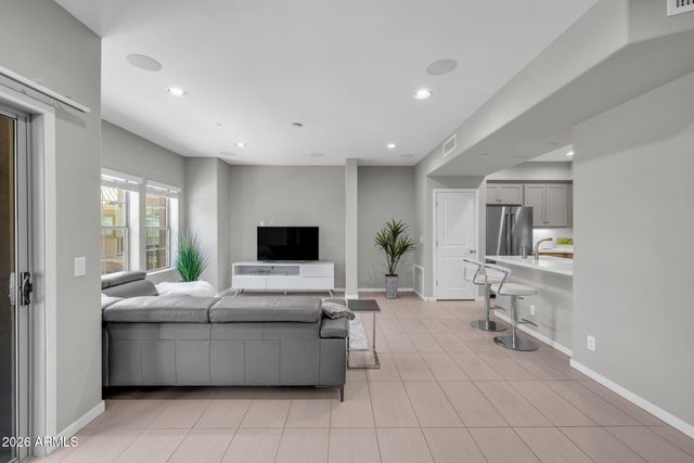 3935 E ROUGH RIDER Road 1365, Phoenix, AZ 85050