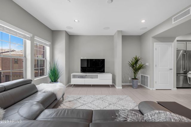 3935 E ROUGH RIDER Road 1365, Phoenix, AZ 85050