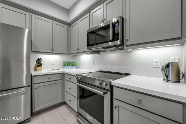 3935 E ROUGH RIDER Road 1365, Phoenix, AZ 85050