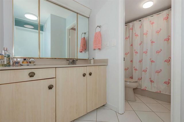 7135 Collins Ave 834, Miami Beach, FL 33141