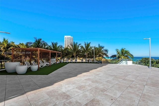 7135 Collins Ave 834, Miami Beach, FL 33141