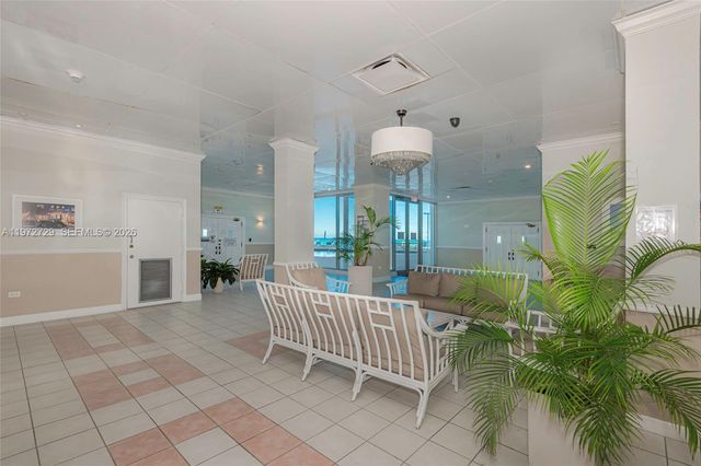 7135 Collins Ave 834, Miami Beach, FL 33141