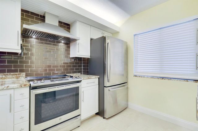 1301 Seafarer Circle 105, Jupiter, FL 33477