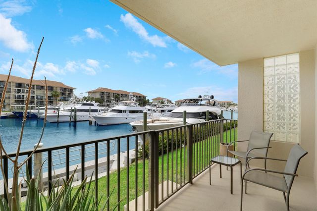 1301 Seafarer Circle 105, Jupiter, FL 33477