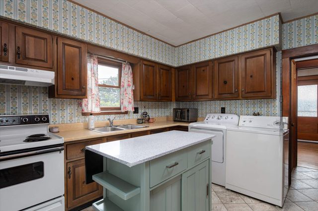 215 Columbian Avenue, Rutland City, VT 05701