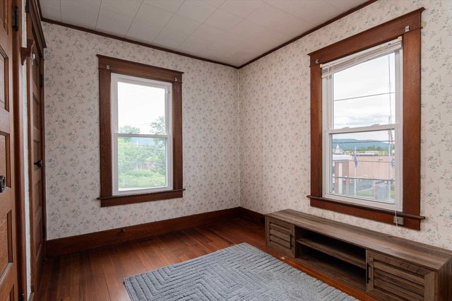 215 Columbian Avenue, Rutland City, VT 05701