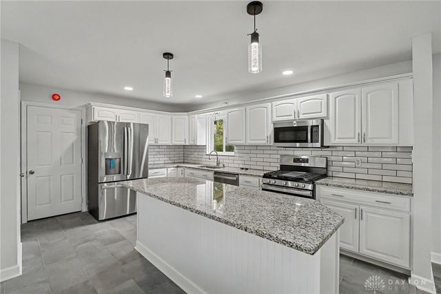 2529 Marinette Drive, Springfield, OH 45503