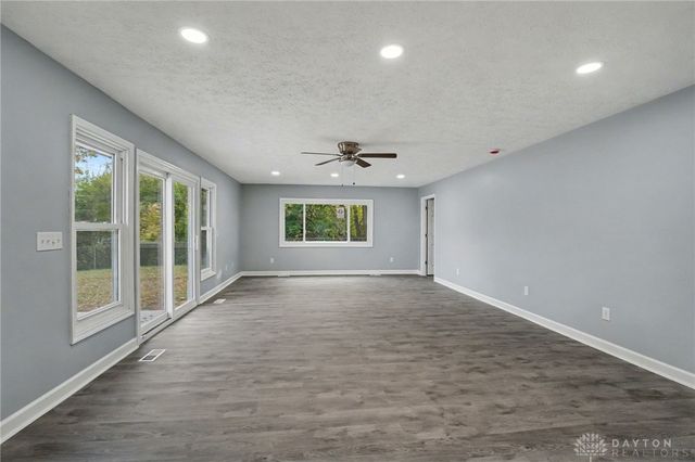 2529 Marinette Drive, Springfield, OH 45503